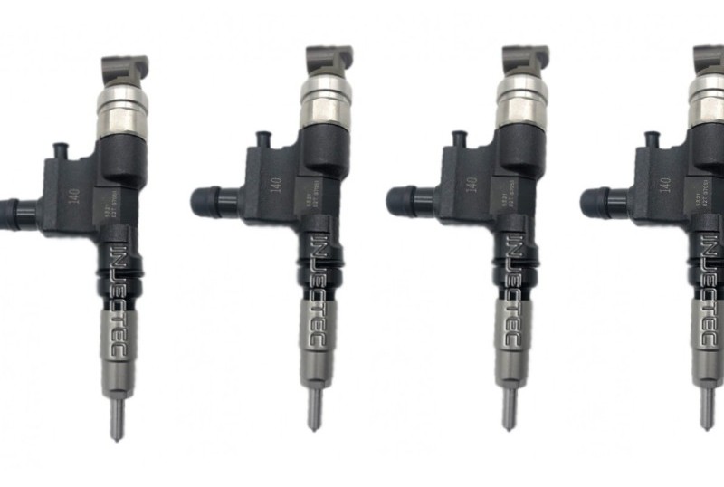 Denso 4 darabos készlet befecskendezők 23670E0190